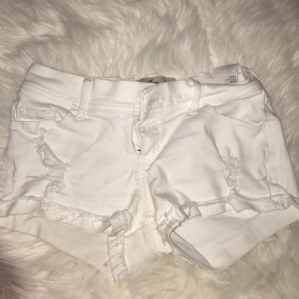 White hollister shorts